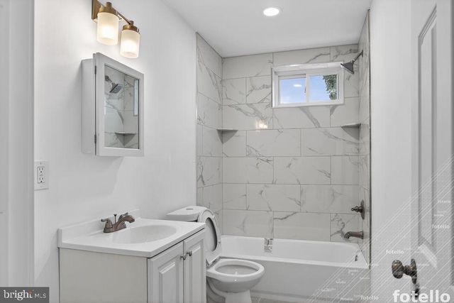 238 E QUEEN LN, Philadelphia, PA 19144