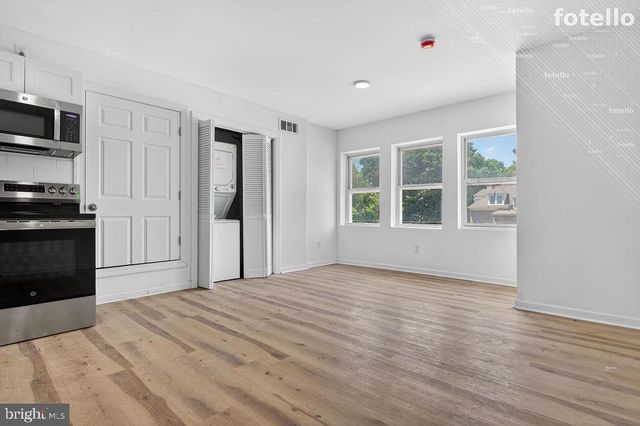 238 E QUEEN LN, Philadelphia, PA 19144
