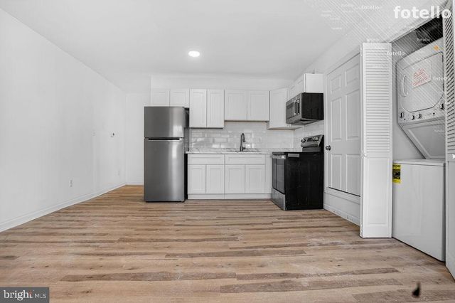 238 E QUEEN LN, Philadelphia, PA 19144