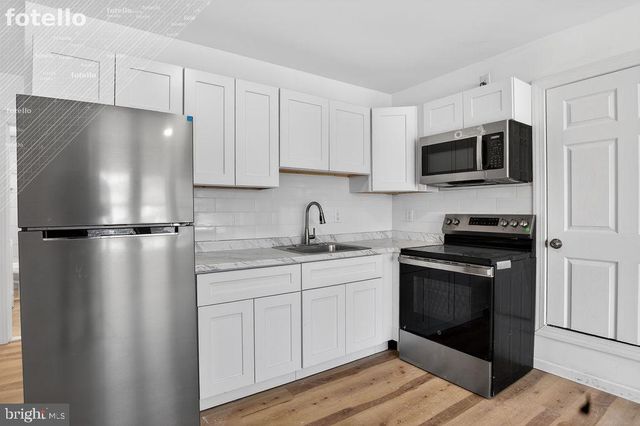 238 E QUEEN LN, Philadelphia, PA 19144