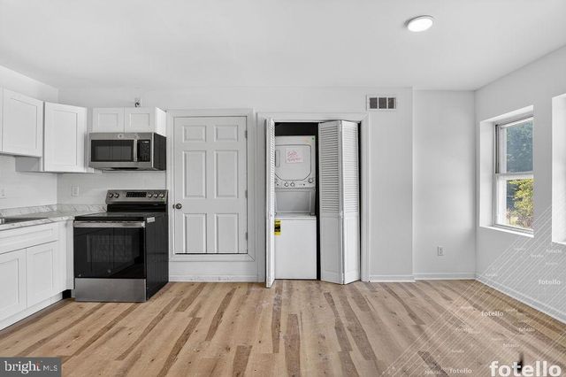 238 E QUEEN LN, Philadelphia, PA 19144