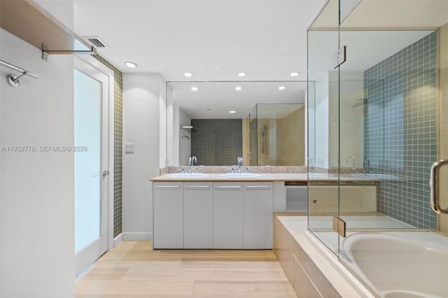 2127 Brickell Ave 1504, Miami, FL 33129