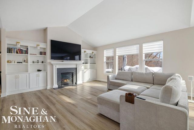 6148 Birchcrest Lane, Commerce Twp, MI 48382