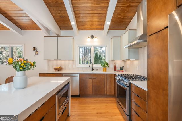 1304 Bernadette Lane NE, Atlanta, GA 30329