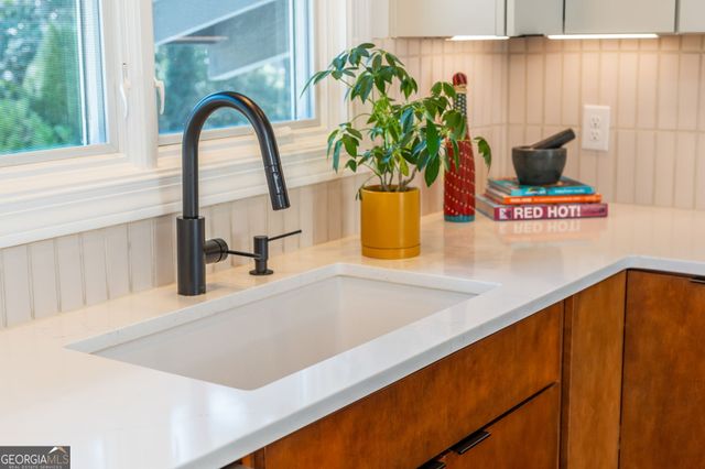 1304 Bernadette Lane NE, Atlanta, GA 30329