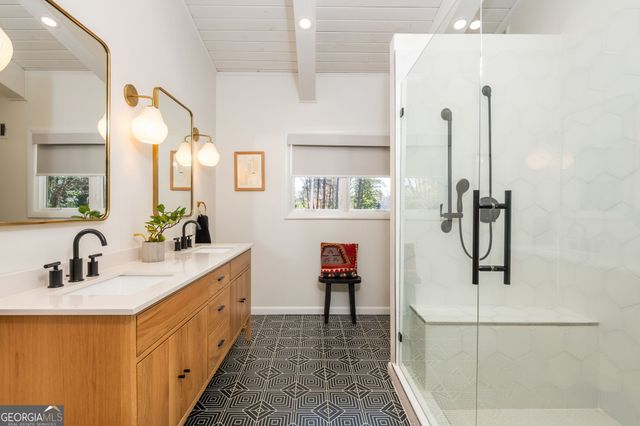 1304 Bernadette Lane NE, Atlanta, GA 30329