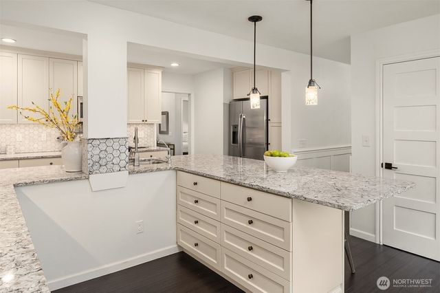 20819 NE 25th Street, Sammamish, WA 98074