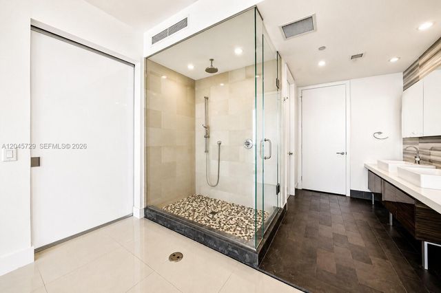 1100 Biscayne Boulevard 4402, Miami, FL 33132