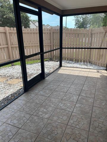 102 Sherwood Circle, Jupiter, FL 33458