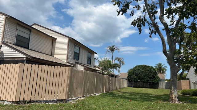 102 Sherwood Circle, Jupiter, FL 33458