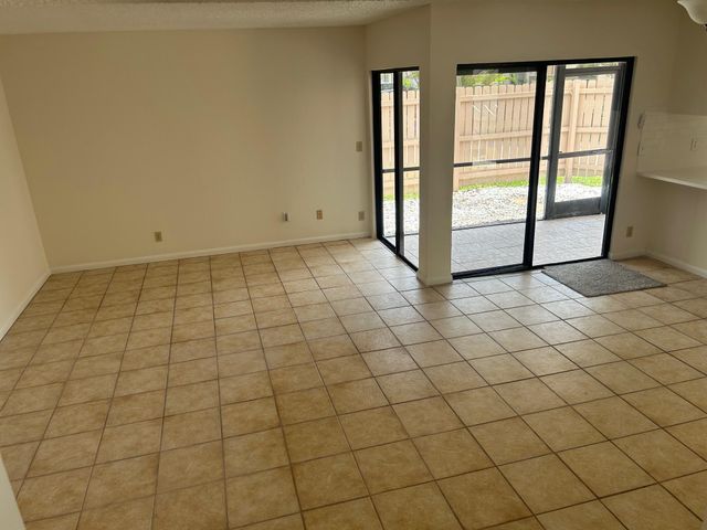 102 Sherwood Circle, Jupiter, FL 33458