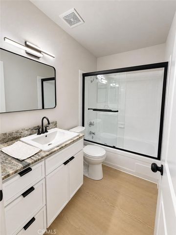17574 Vandenberg 11, Tustin, CA 92780