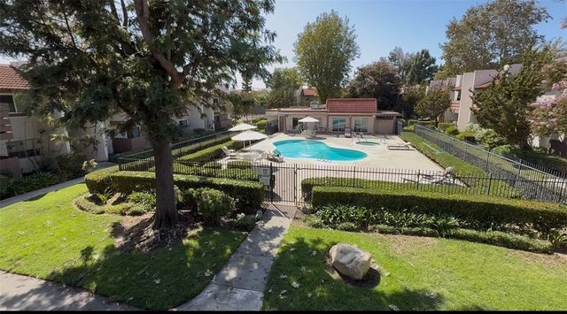 17574 Vandenberg 11, Tustin, CA 92780