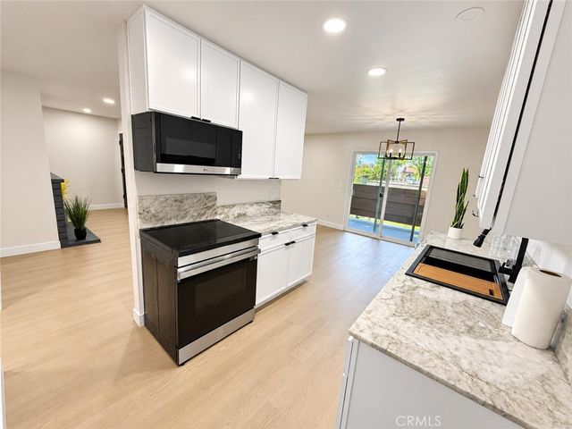 17574 Vandenberg 11, Tustin, CA 92780
