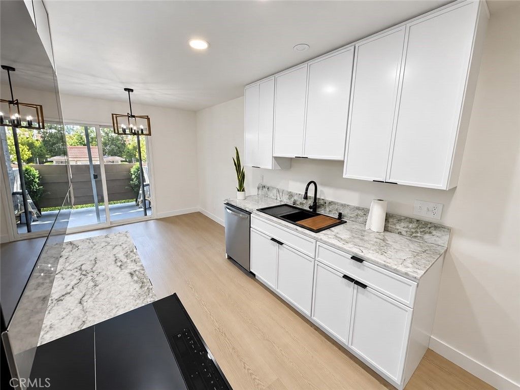 17574 Vandenberg 11, Tustin, CA 92780 — photo 3