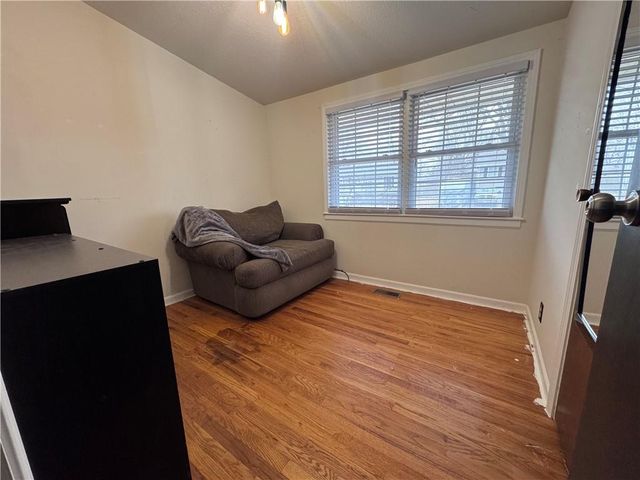 834 N Ponca Drive, Independence, MO 64056