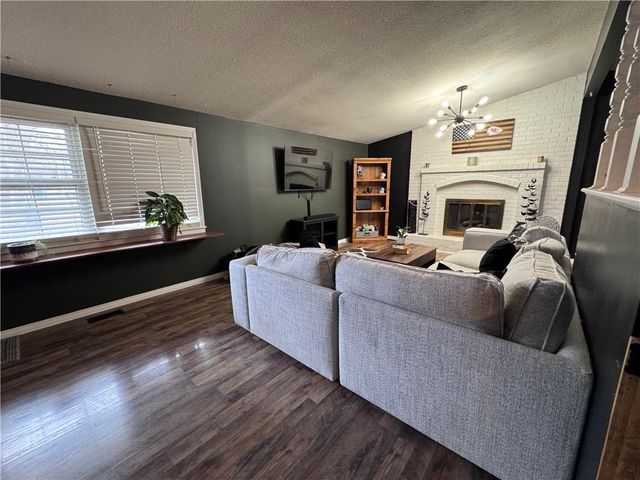 834 N Ponca Drive, Independence, MO 64056