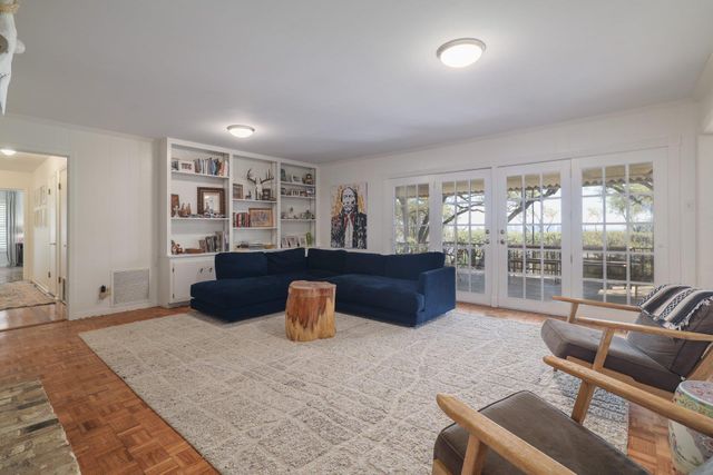 205 Mcconnell DR, West Lake Hills, TX 78746