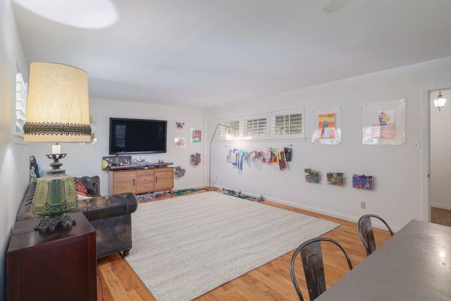 205 Mcconnell DR, West Lake Hills, TX 78746