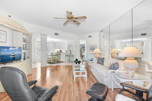 221 NE Plantation Road 316, Hutchinson Island, FL 34996