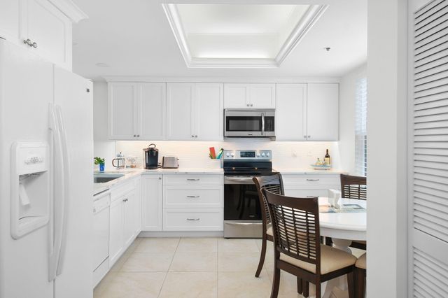 221 NE Plantation Road 316, Hutchinson Island, FL 34996