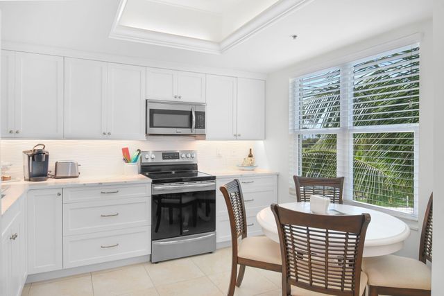 221 NE Plantation Road 316, Hutchinson Island, FL 34996