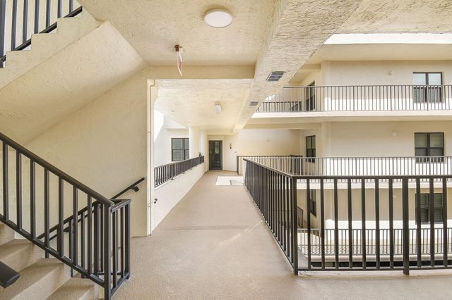 221 NE Plantation Road 316, Hutchinson Island, FL 34996