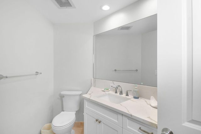 221 NE Plantation Road 316, Hutchinson Island, FL 34996