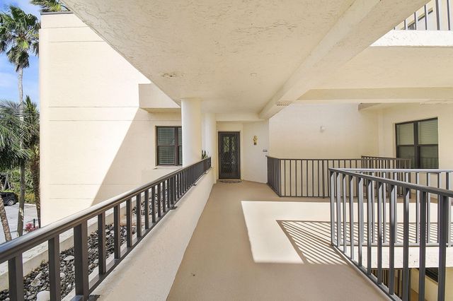 221 NE Plantation Road 316, Hutchinson Island, FL 34996