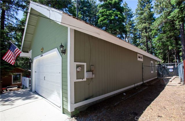 31384 Onacrest, Running Springs, CA 92382