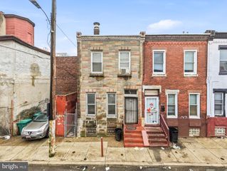 1402 W PACIFIC ST, Philadelphia, PA 19140
