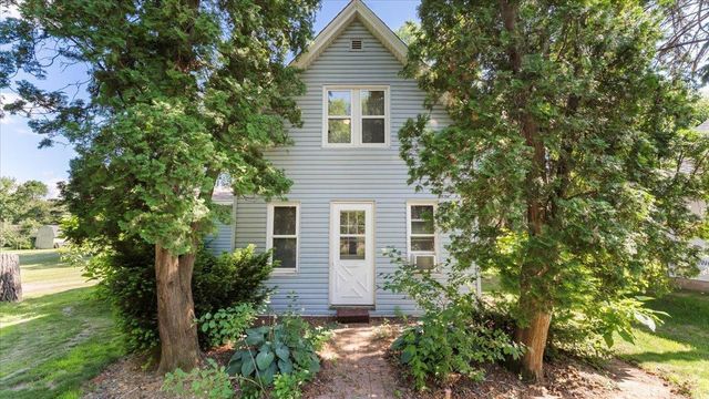 205 Broadway Street SE, Isanti, MN 55040