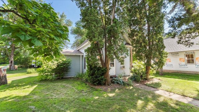 205 Broadway Street SE, Isanti, MN 55040