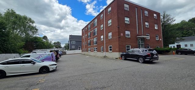 558 Main St 1D, Stoneham, MA 02180