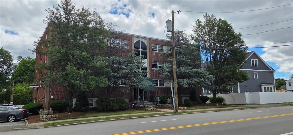 558 Main St 1D, Stoneham, MA 02180