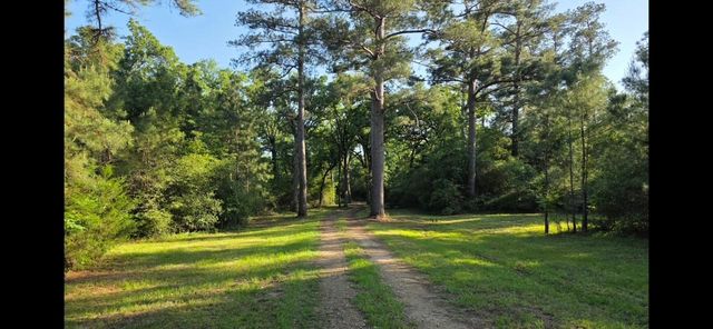 729 County Road 4040, Crockett, TX 75835