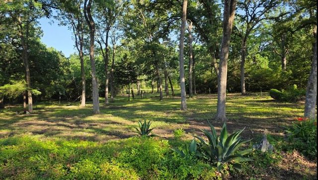 729 County Road 4040, Crockett, TX 75835