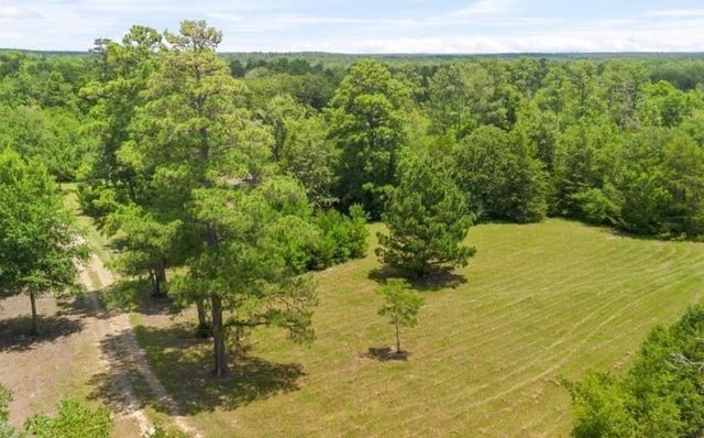 729 County Road 4040, Crockett, TX 75835