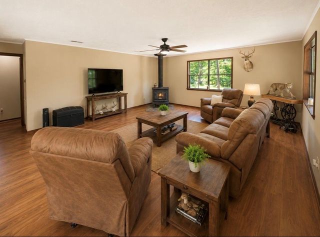 729 County Road 4040, Crockett, TX 75835