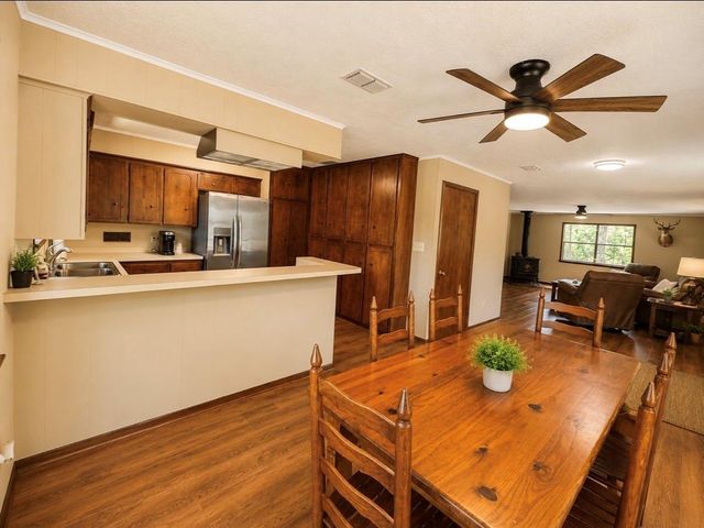 729 County Road 4040, Crockett, TX 75835