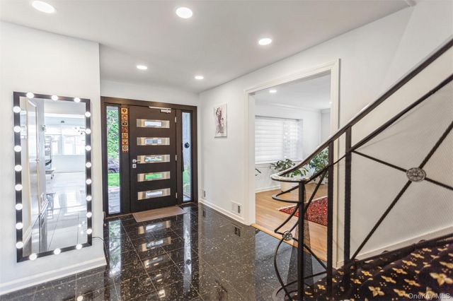 1566 Pebble Lane, Hewlett, NY 11557