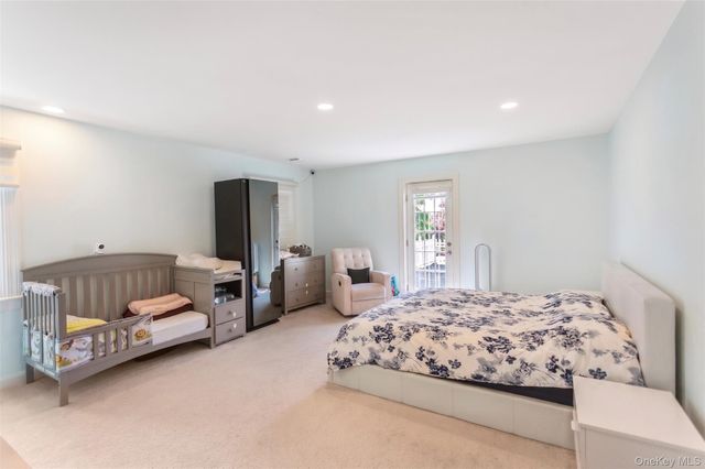 1566 Pebble Lane, Hewlett, NY 11557