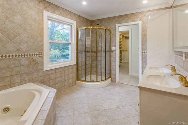 1566 Pebble Lane, Hewlett, NY 11557