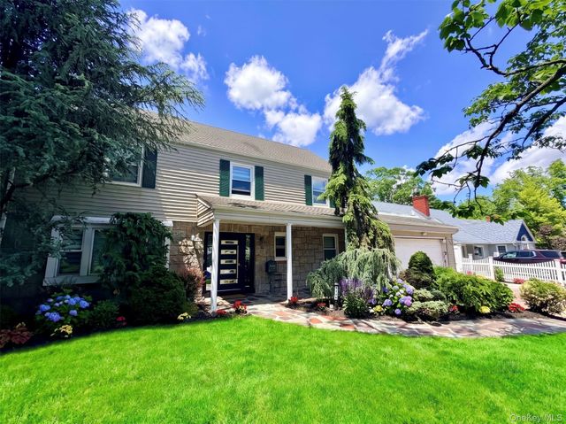 1566 Pebble Lane, Hewlett, NY 11557