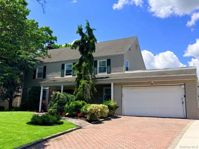 1566 Pebble Lane, Hewlett, NY 11557