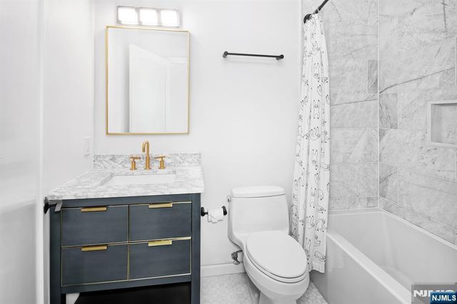 249 Brower Court, West New York, NJ 07093