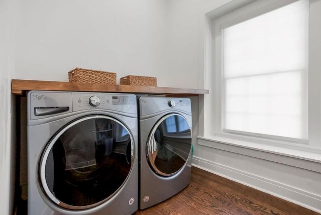 8909 Cherokee Lane, Leawood, KS 66206