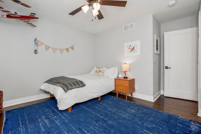 8909 Cherokee Lane, Leawood, KS 66206