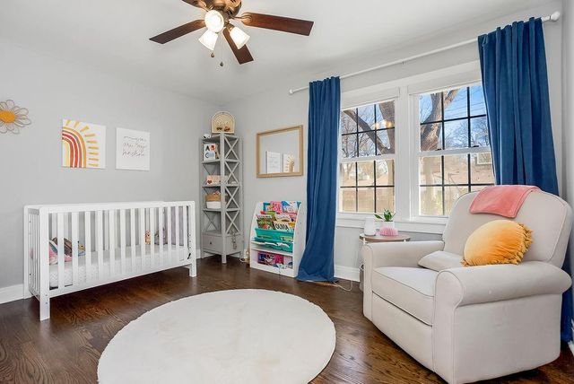 8909 Cherokee Lane, Leawood, KS 66206