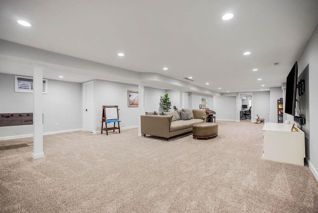 8909 Cherokee Lane, Leawood, KS 66206